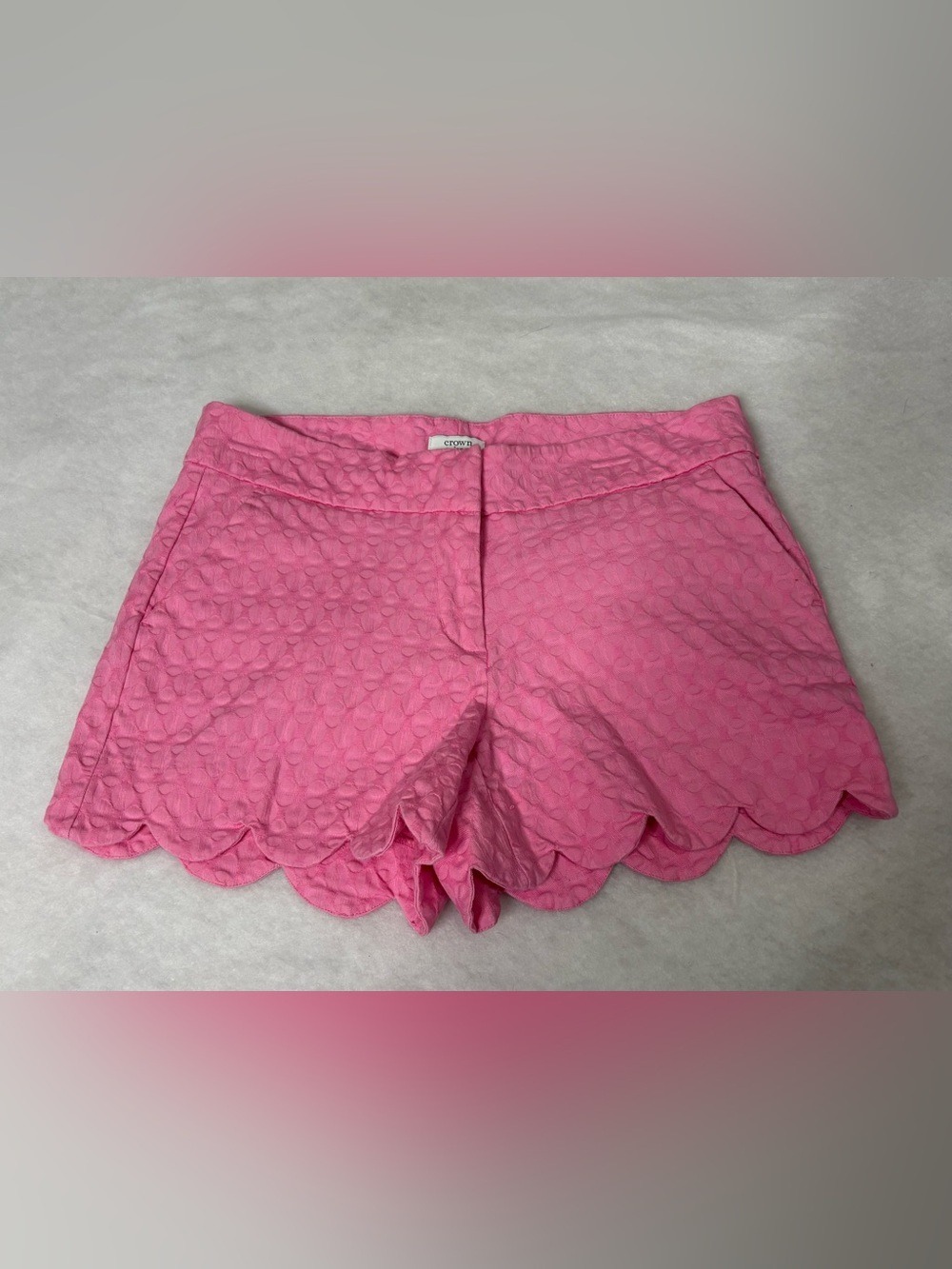 Crown & Ivy scallop hem pink shorts - Picture 3 of 7